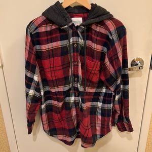 Used American Eagle Men’s XL red plaid button up hoody.